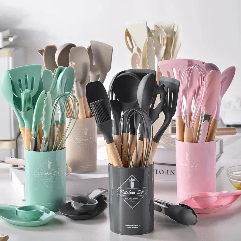 Kit Utensílios de Cozinha Silicone com Cabo de Madeira - 12 Peças - Odame